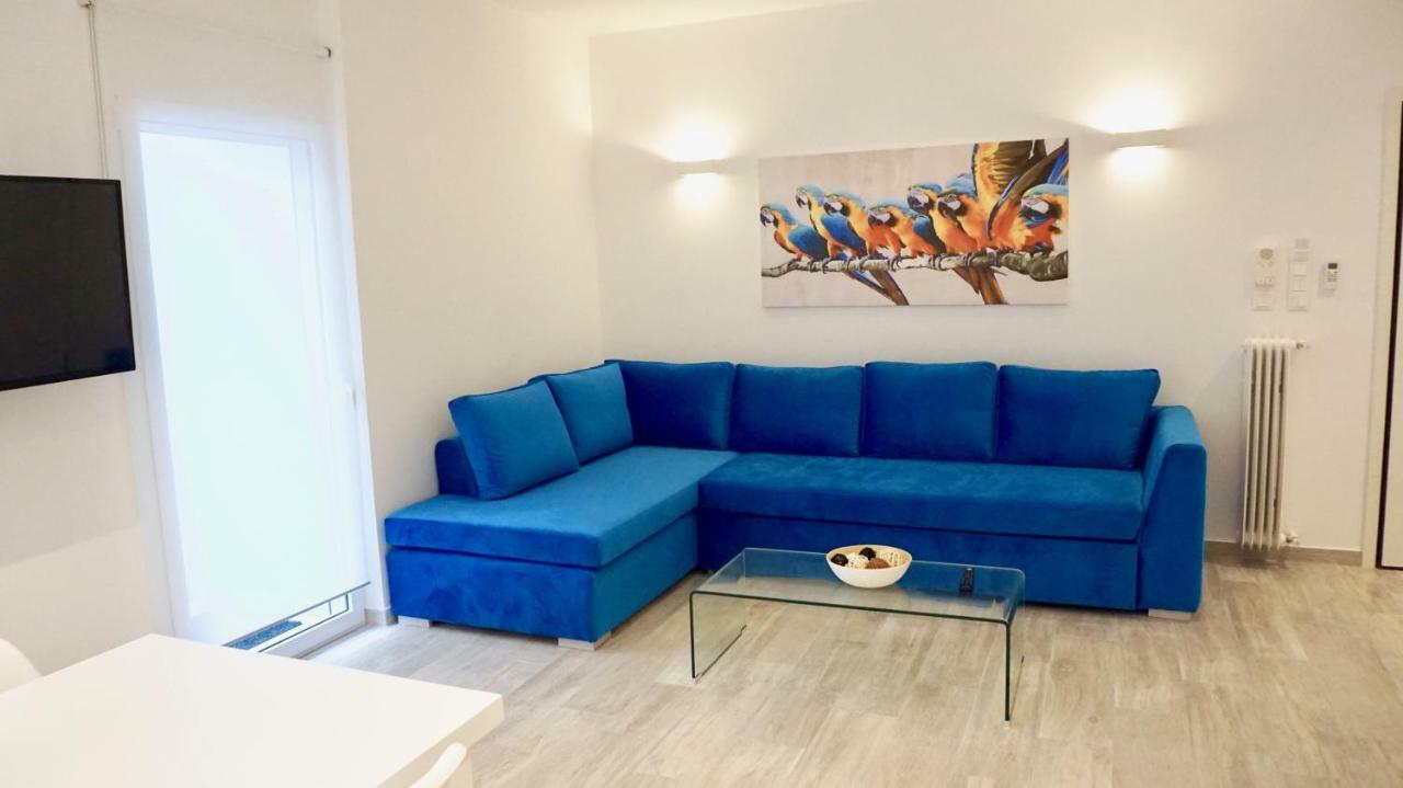 Modern & Central Apt In Athena Bagian luar foto